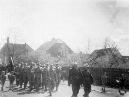 Orkiestra dęta cukrowni "Zbiersk" - pochód lata pięćdziesiąte